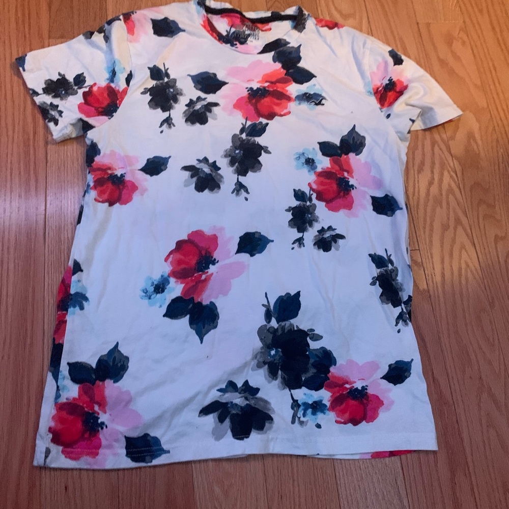 Hollister t-shirt
